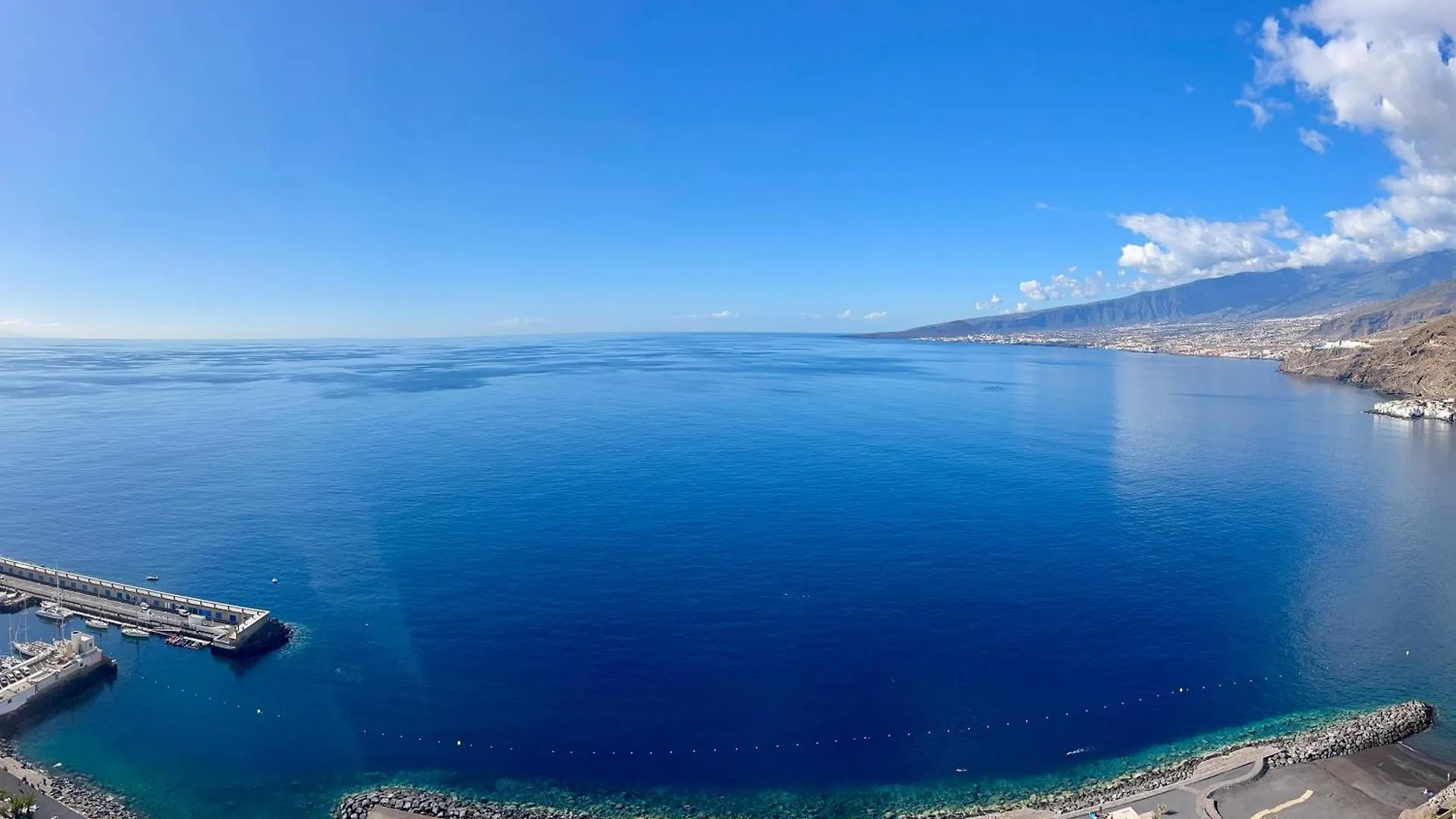 El Gran Lago Azul elérhetőségei